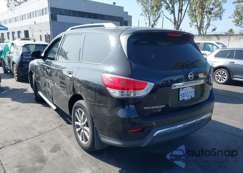 2015 Nissan Pathfinder S z USA, uszkodzony, nr VIN 5N1AR2MNXFC722302